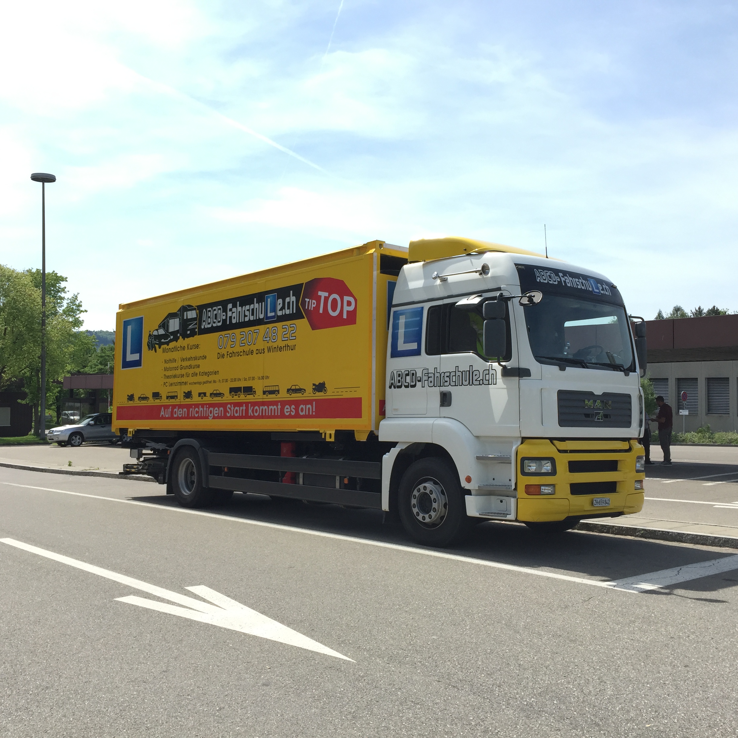 Lastwagenfahrschule aus Winterthur Kategorie C und CE Lastwagenprüfung 